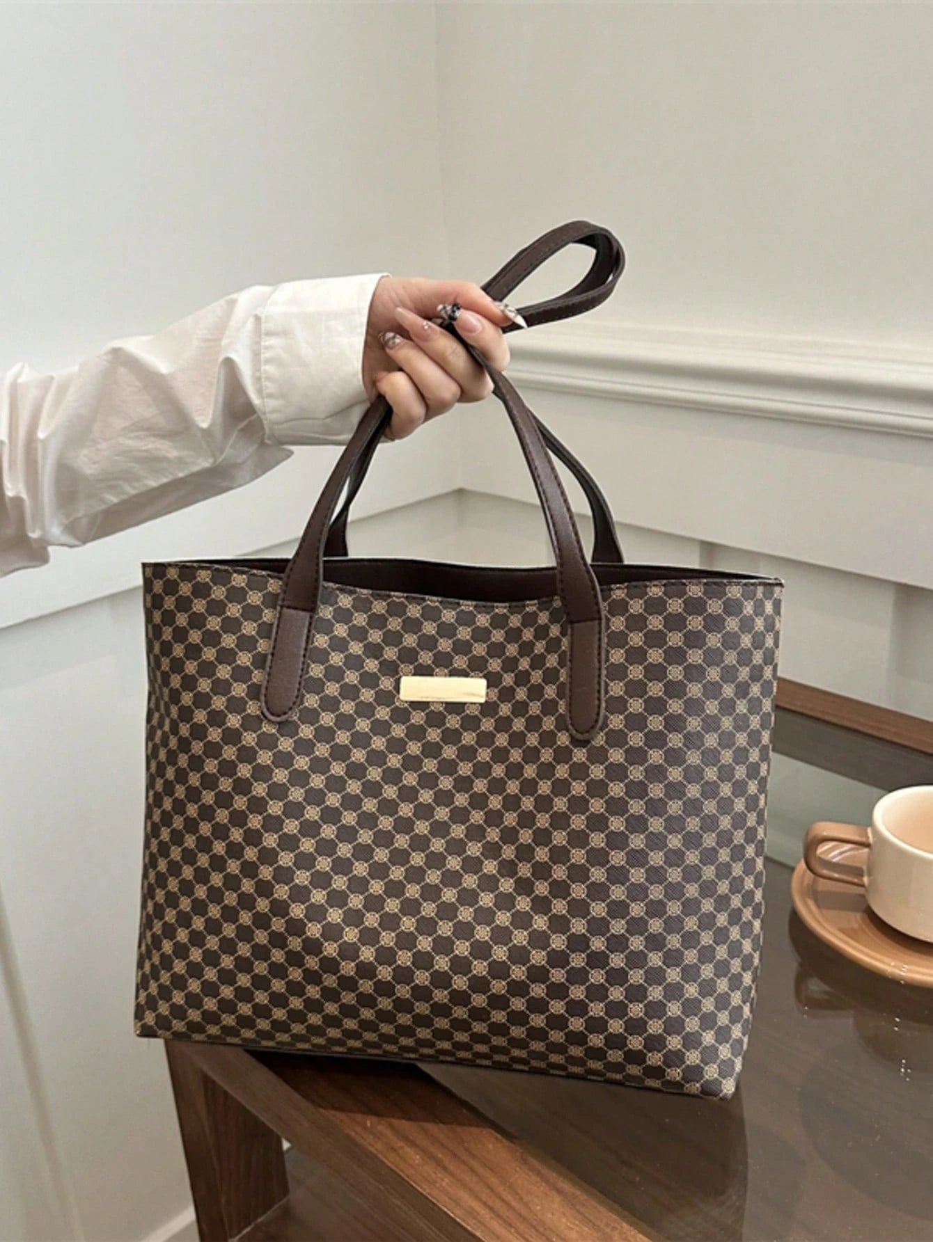 Retro Print Stylish Tote Bag