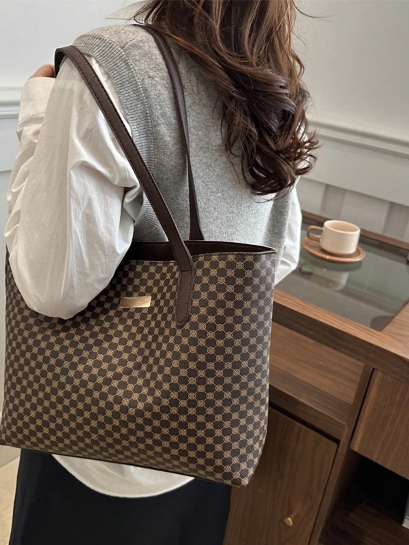 Retro Print Stylish Tote Bag