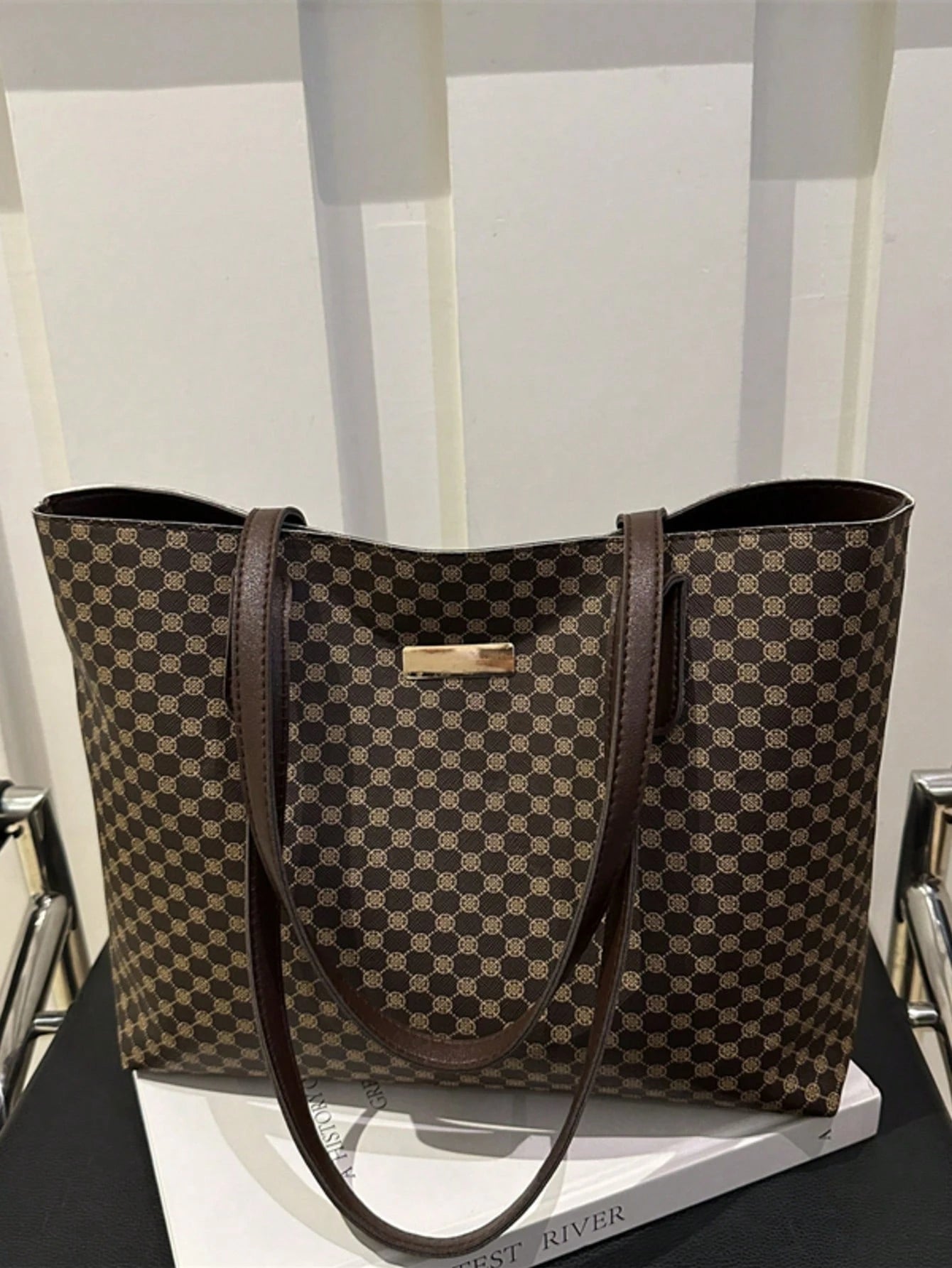 Retro Print Stylish Tote Bag